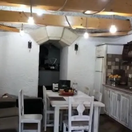 Casa Cueva En Arafo * سانتا كروز دي تينيريف