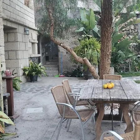 Casa Cueva En Arafo بيت للعطل